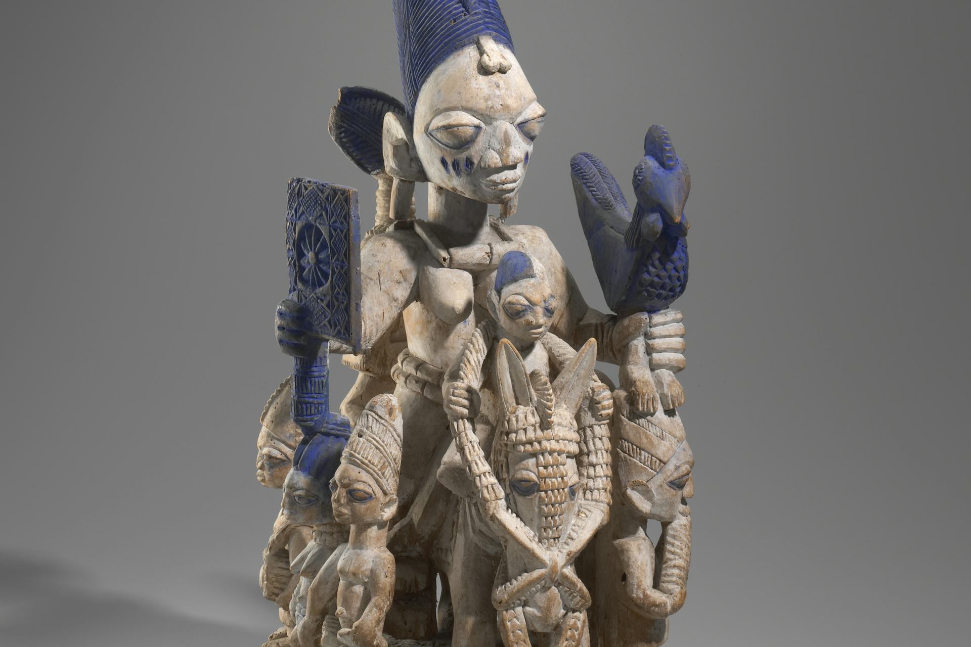 Shrine Figure (Ojúbọ Ẹlẹ́ṣin) of a Priestess of Ọya, by Yoruba artist (1920 - 1940).