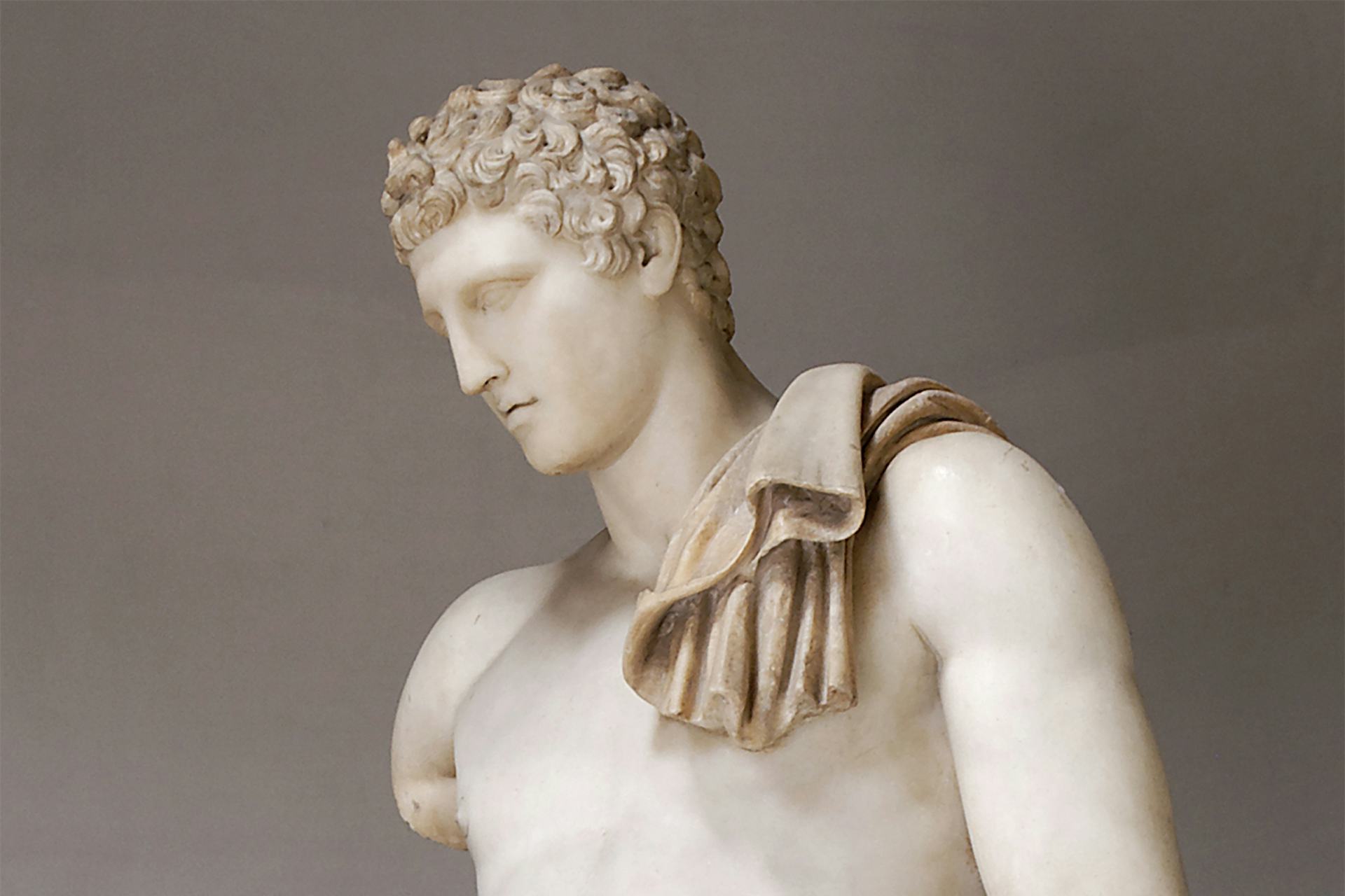 do the differences between perseus and other humans define him