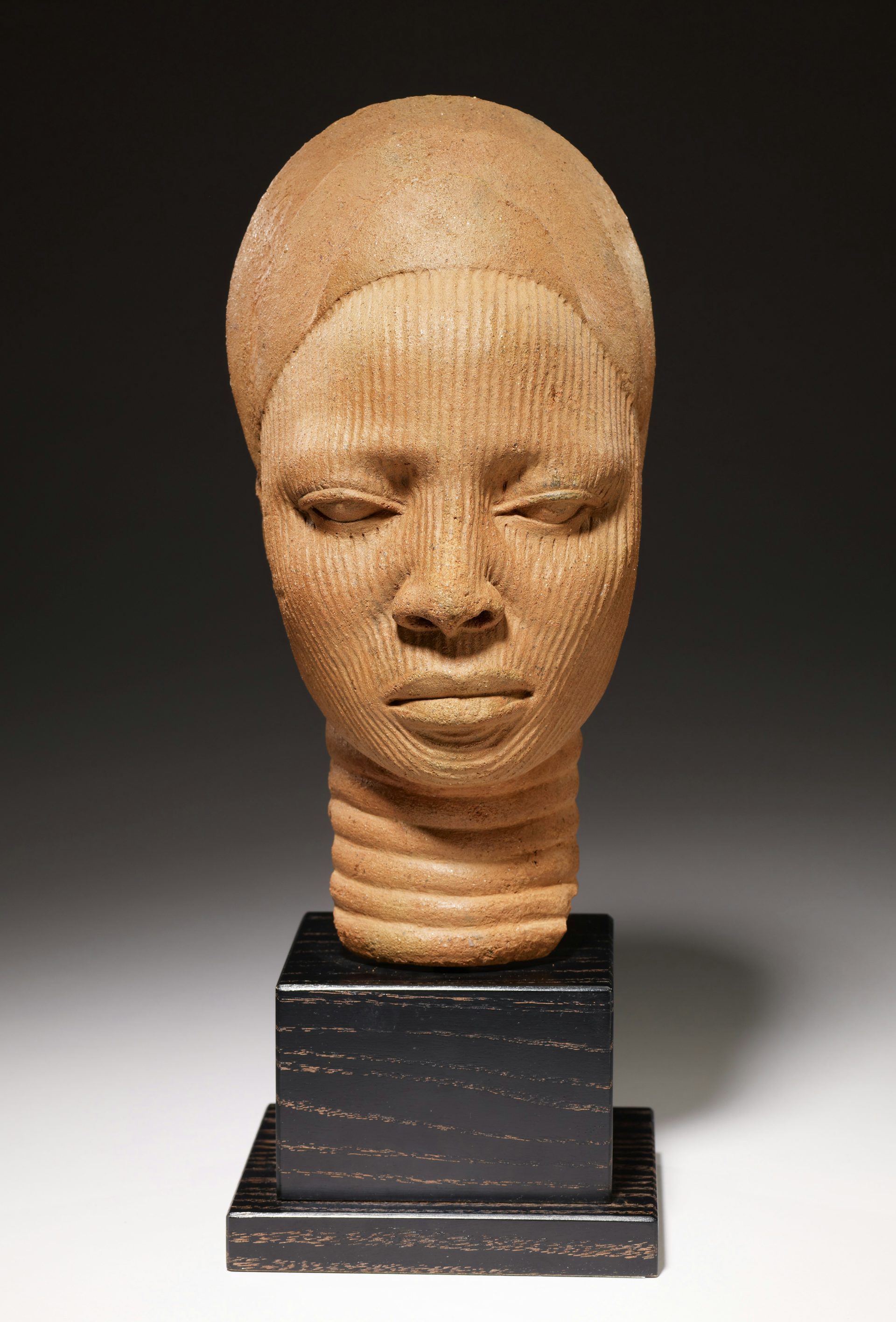 Shrine head by Yoruba artist (12th-14th century).