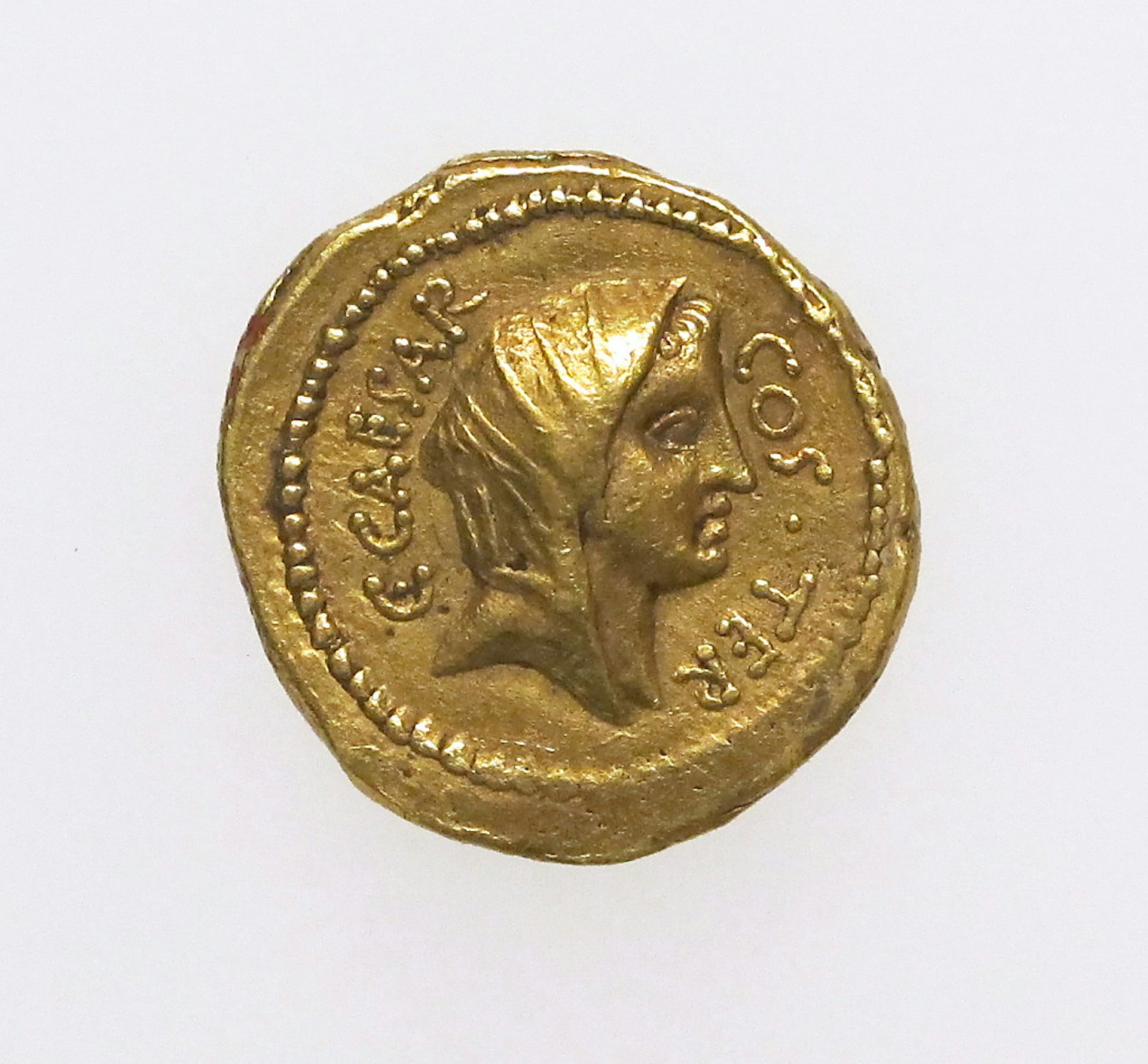 Roman Gold Aureus of Julius Caesar Obverse Vesta 46 B.C.E. The Met