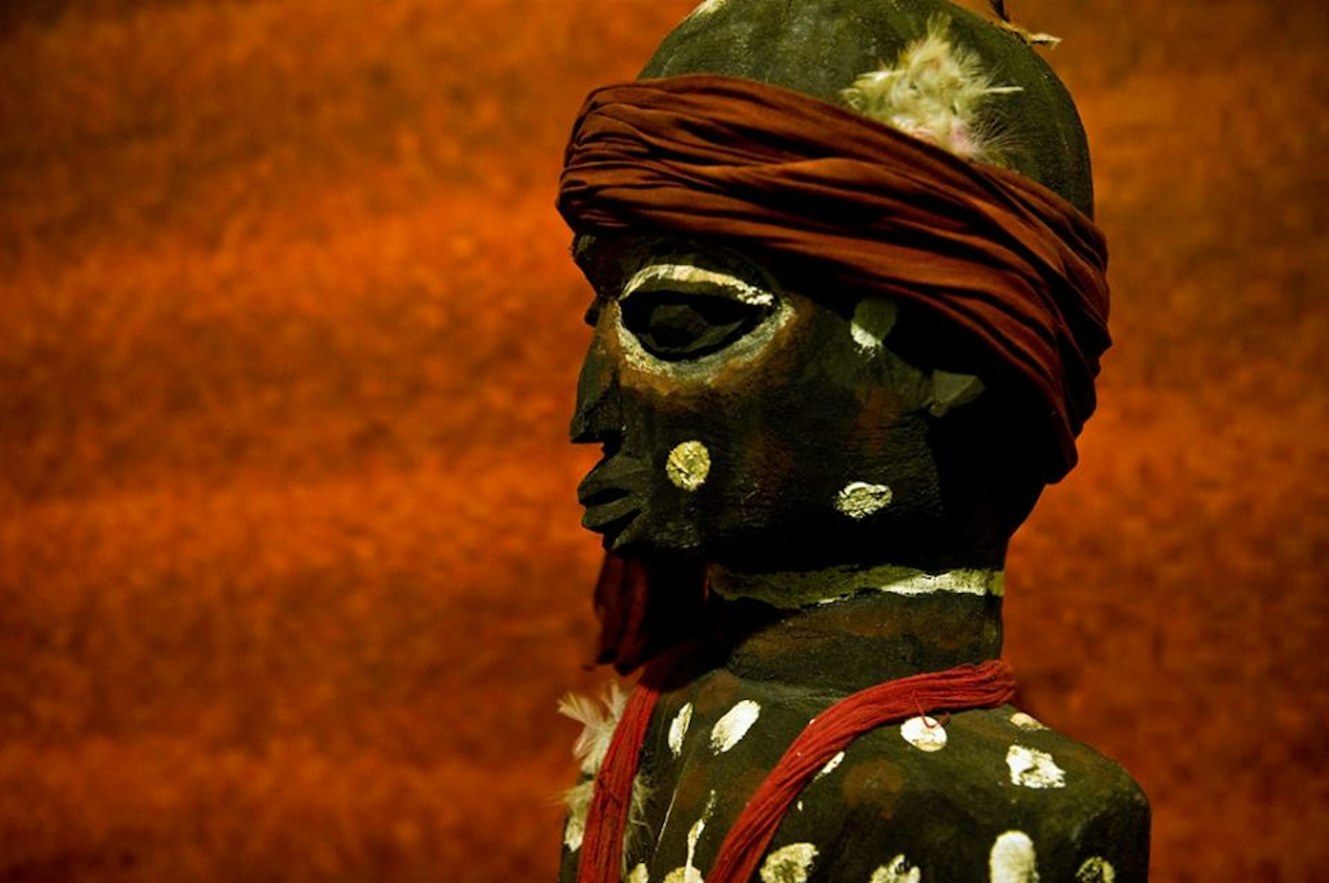 A figure of Sakpata, the god of earth, photographed by Sostoli, (2017).