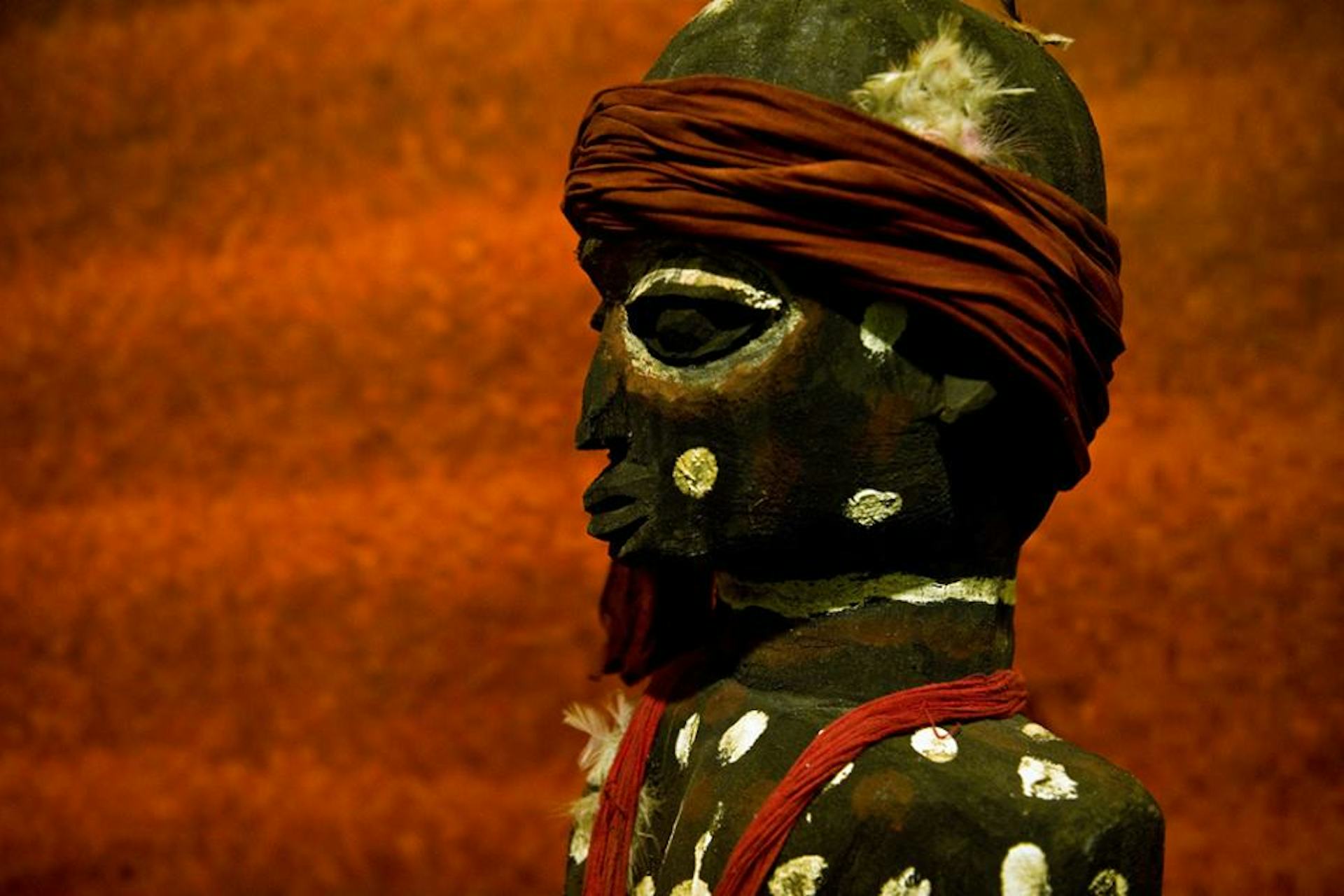 A figure of Sakpata, the god of earth, photographed by Sostoli, (2017).