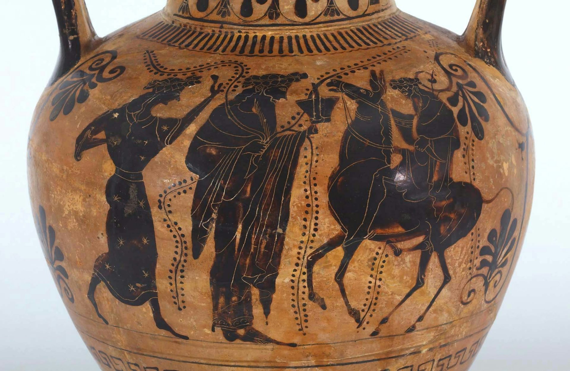 Amphora with Herakles and Apollo fighting
