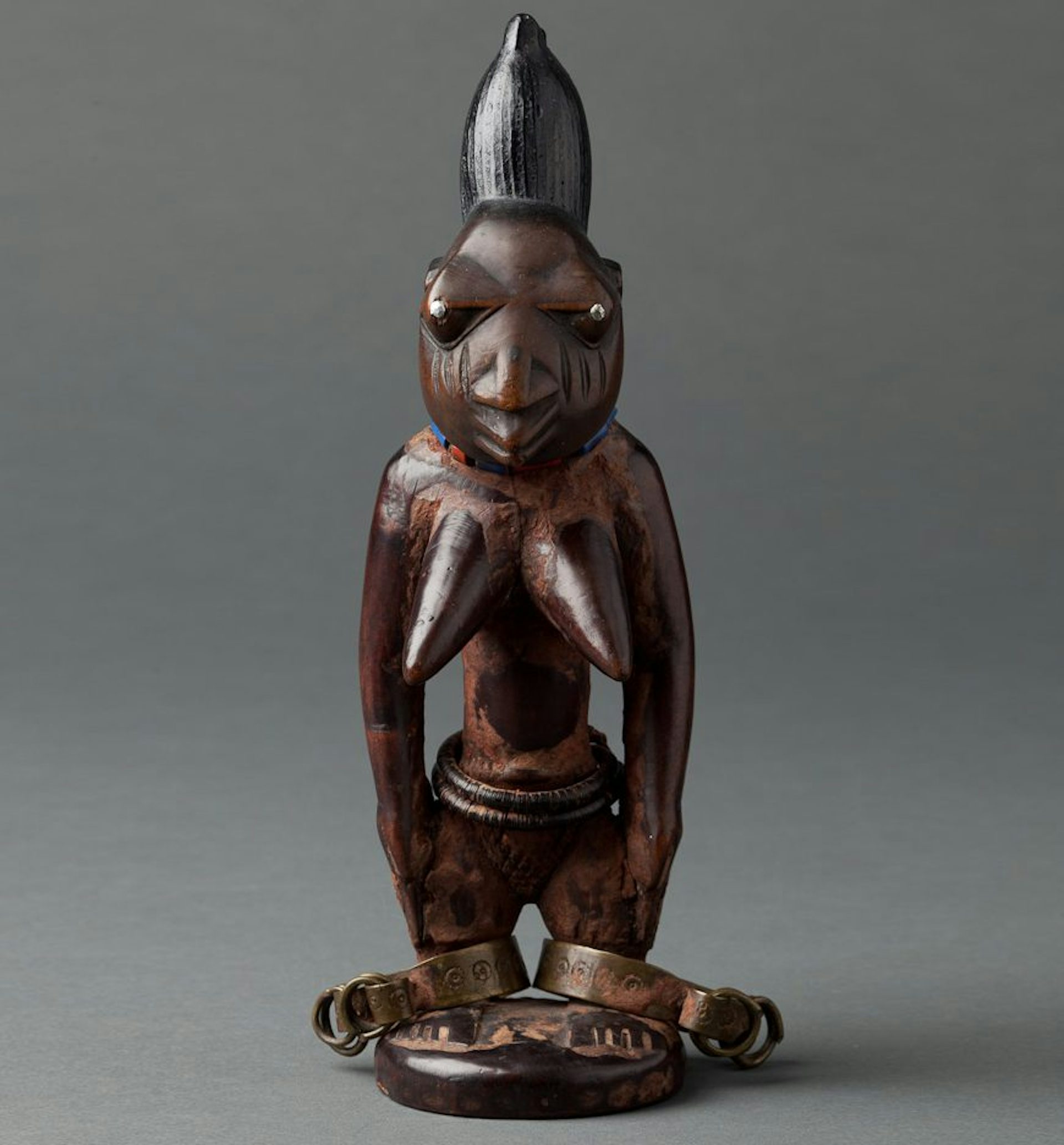 Female Twin Figure (Ibeji) by Yoruba artist (late 19th to early 20th century).