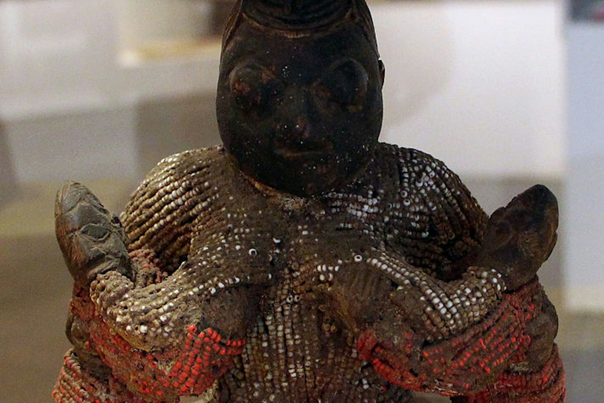 A figure of Yemaja (Iemanja), photographed by Sailko (2013).  