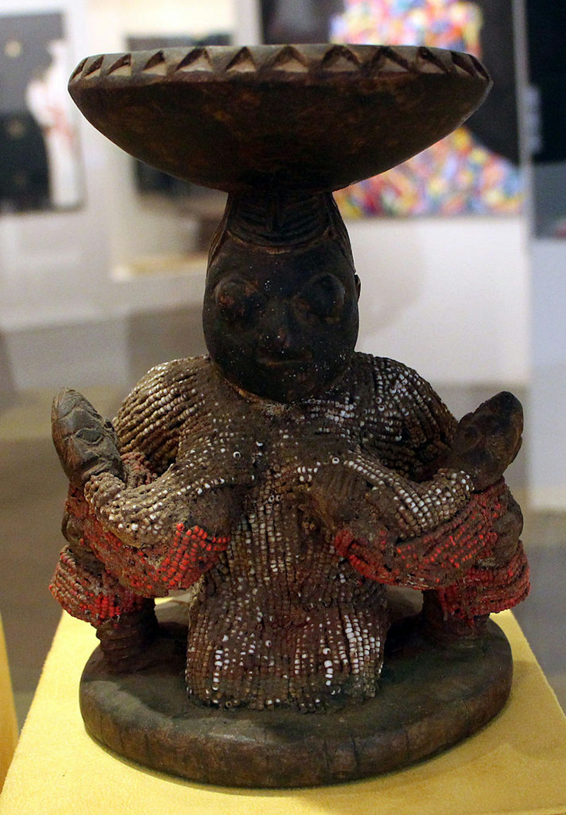 A figure of Yemaja (Iemanja), photographed by Sailko (2013).  